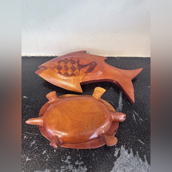 Two Vintage Hand Carved Wooden Serving Tray Bowl w/Lid - Picture 6 of 6